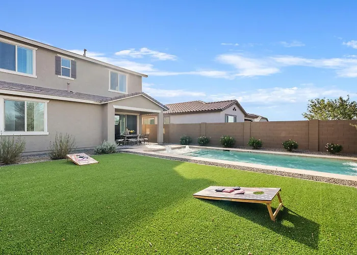 Holiday home Luxe With Pool, Yard, Work Station Queen Creek
